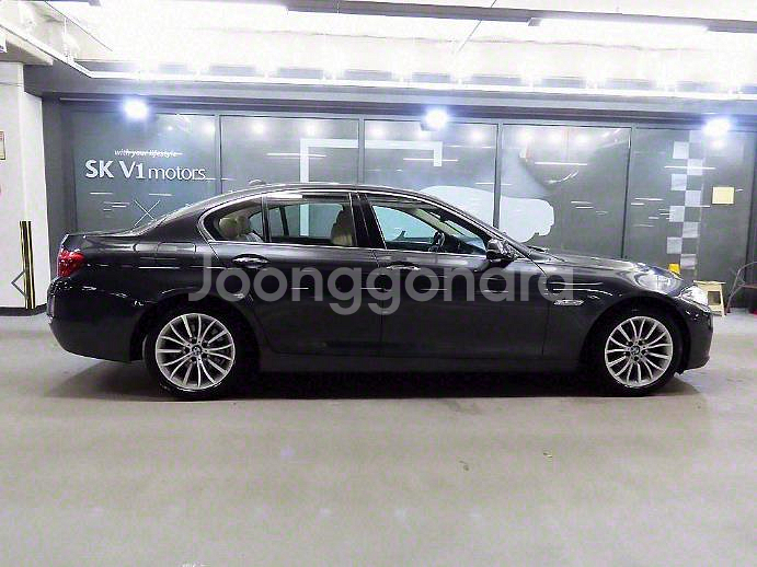@15년식 5시리즈(6세대) 520d xDrive 럭--2