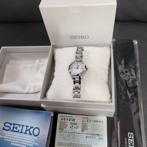 [미착용 새상품]세이코 seiko 여성손목시계 V137