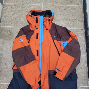 acg 80 올드스쿨 스톰핏 3사이즈 95팝니다