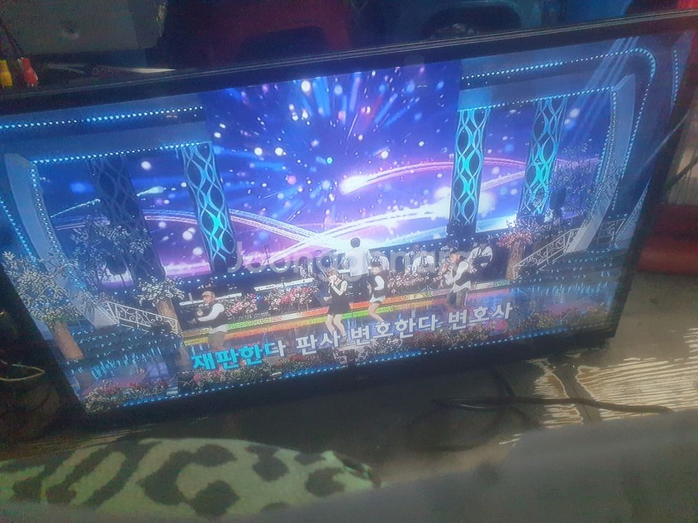 이도 32인치 LED 모니터 HDMI 지원 스피커 나옴--2