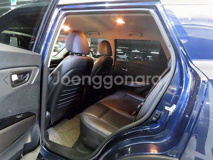 @20년식 베리 뉴 티볼리 1.6 디젤 2WD V3--6