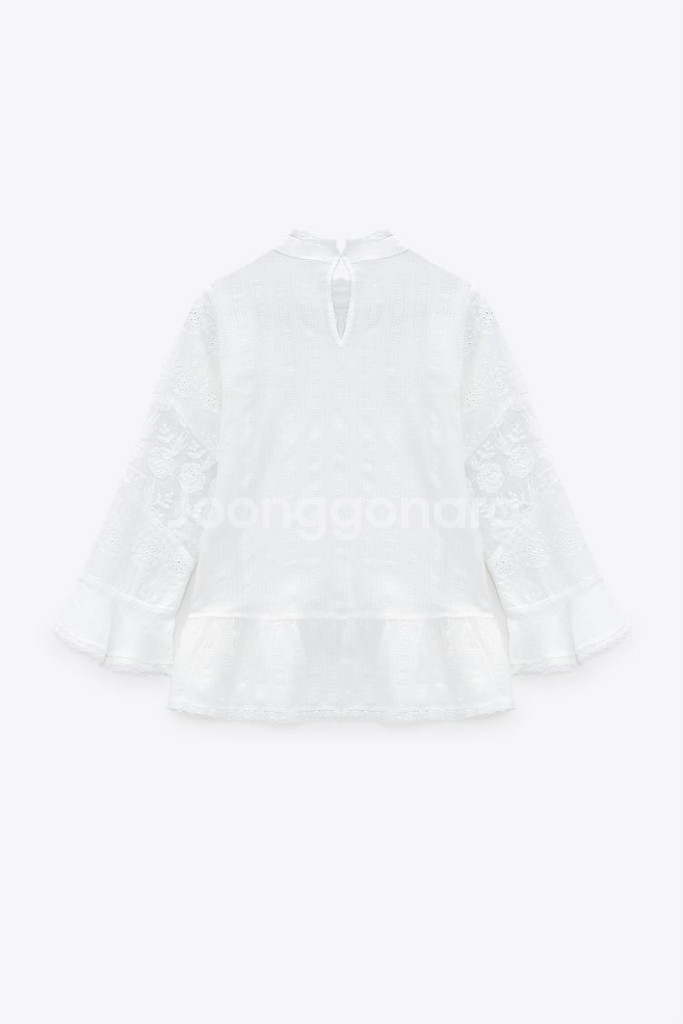 택부착) 자라 레이스 펀칭 블라우스--1