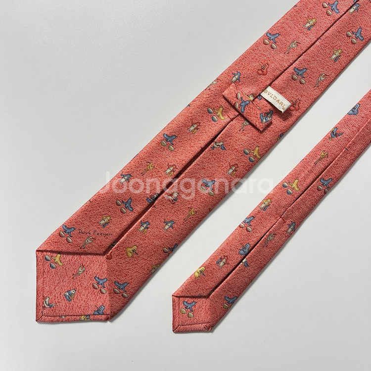 명품 불가리 넥타이 9.5cm 코랄 컬러--3