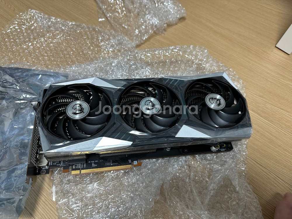 msi 6800xt 게이밍 트리오z 팝니다--6