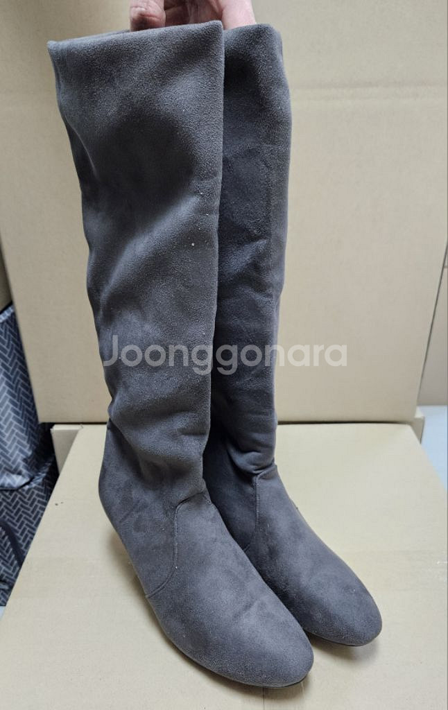 급매) 따뜻한 스웨이드 7cm 부츠 하이힐 그레이 24--1