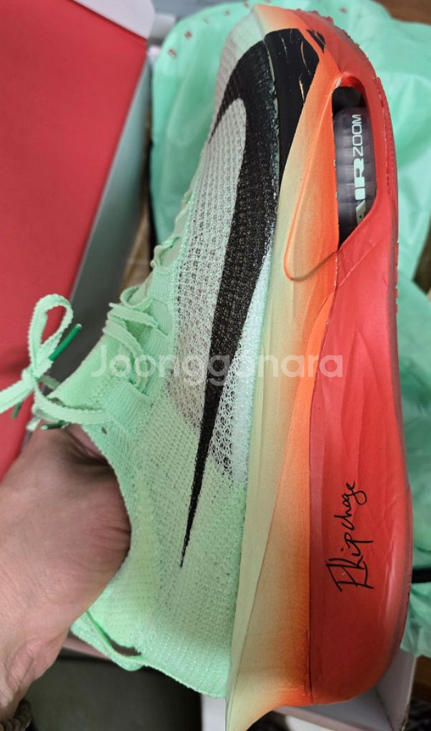 나이키 알파플라이3 270사이즈 팝니다--3