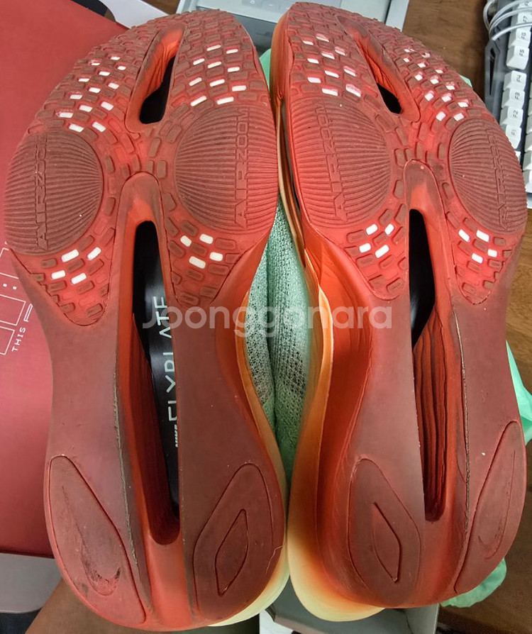 나이키 알파플라이3 270사이즈 팝니다--4