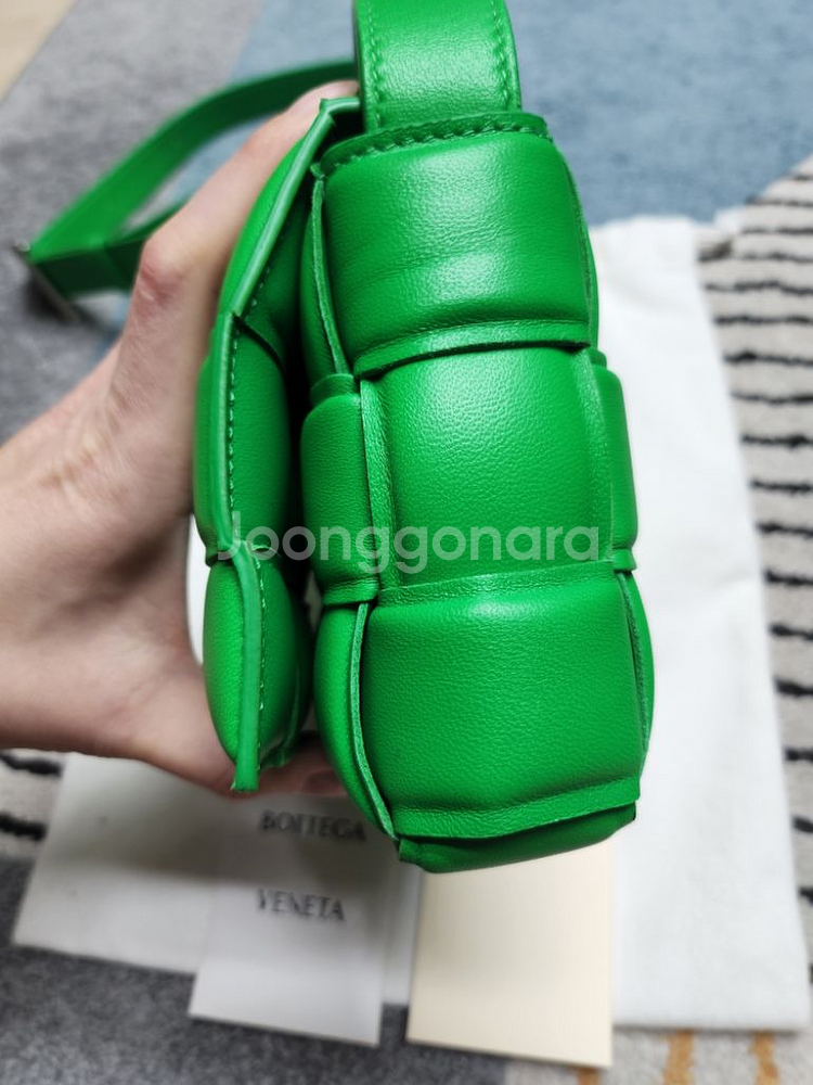 보테가베네타 스몰 패디드 카세트백--3