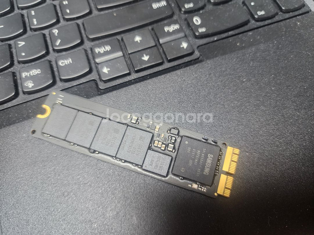 애플 정품 SSD 512기가 MZ-JPV5120/0A4--1