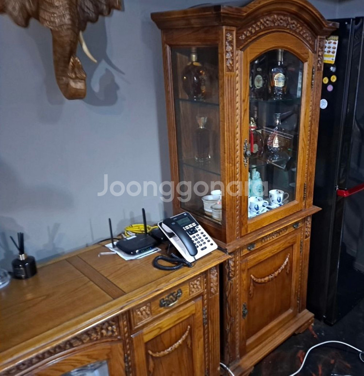 인테리어 원목 엔틱 장식장 팝니다--2