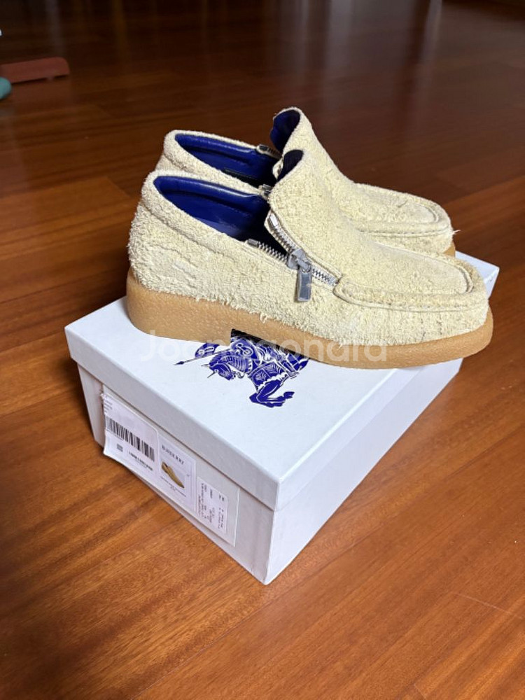 버버리 코드쿤스트 스웨이드 로퍼 40--2