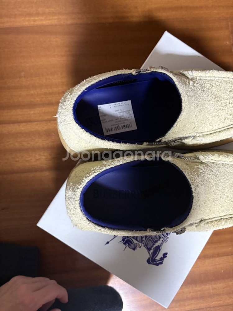 버버리 코드쿤스트 스웨이드 로퍼 40--4