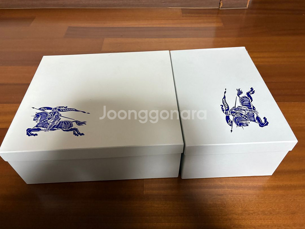 버버리 코드쿤스트 스웨이드 로퍼 40--7