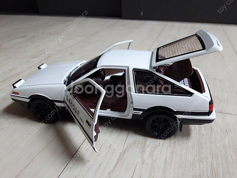 1:24 다이캐스트 이니셜D 토요타 AE86 새상품--4