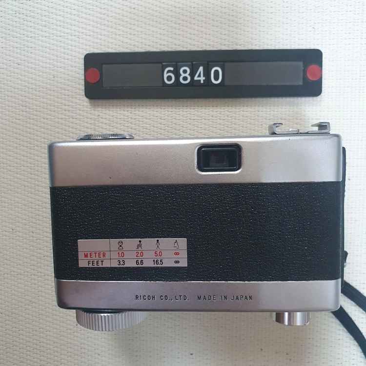 리코 오토샷 필름카메라 실버바디 이미지