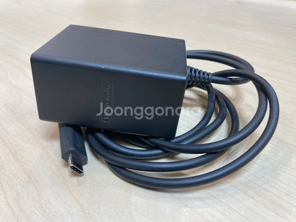 구형 닌텐도 스위치 및 관련 구성품 판매합니다.--4