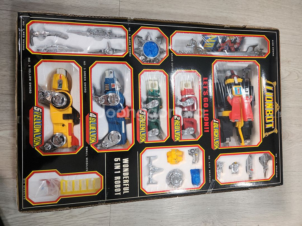 대만 볼트론 라이온봇 팝니다.--1