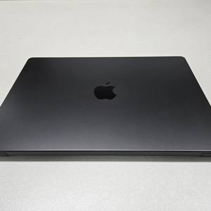 MacBook Pro 14인치 2023년형 판매합니다.