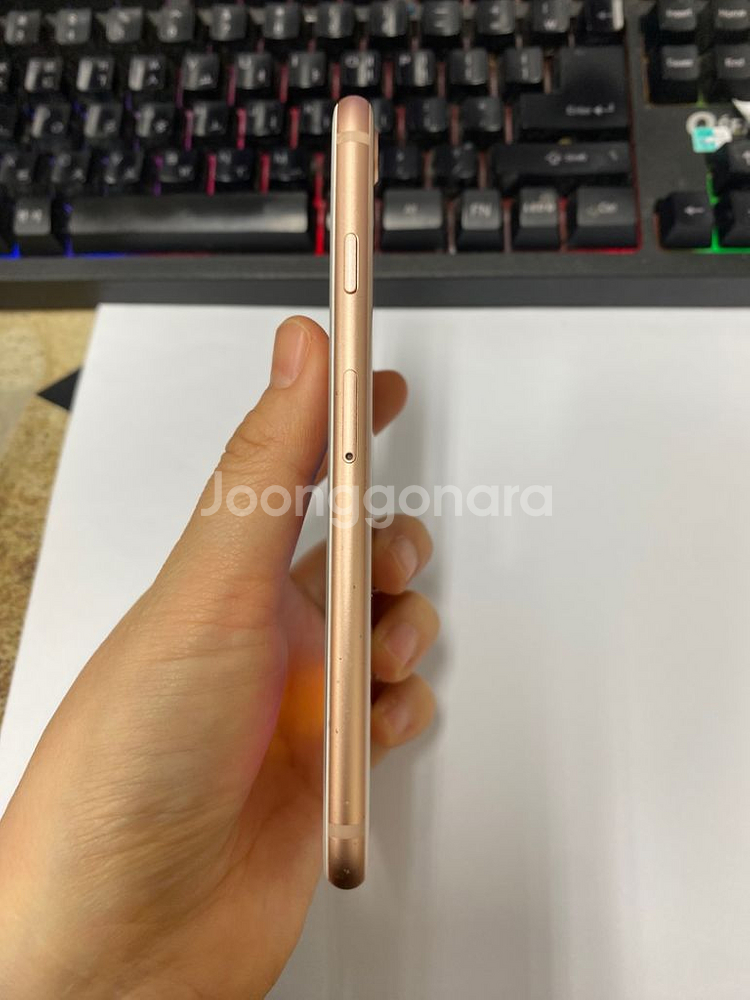 아이폰8 로즈골드 액정+뒷면 SS급 64G 무잔상--3