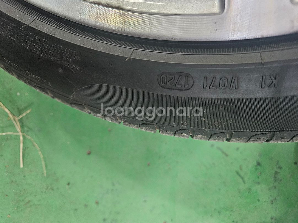 18인치 BMW 순정 416휠타이어 한대분팝니다--3