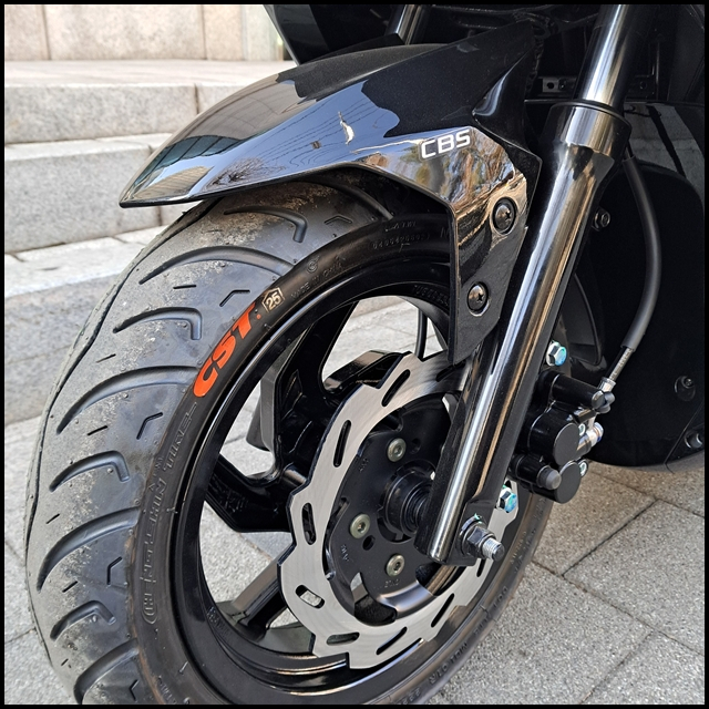 삼륜,사륜 오토바이 비버125V DLX CBS 보조바퀴 이미지