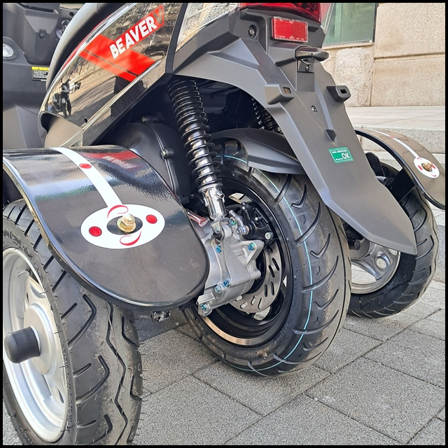 삼륜,사륜 오토바이 비버125V DLX CBS 보조바퀴 이미지