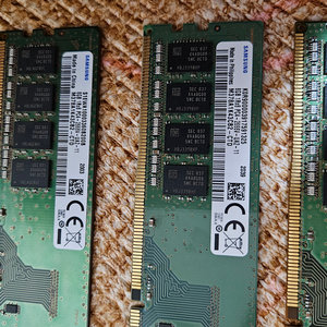 경남진주 DDR4 8G 2666V 1개 팝니다