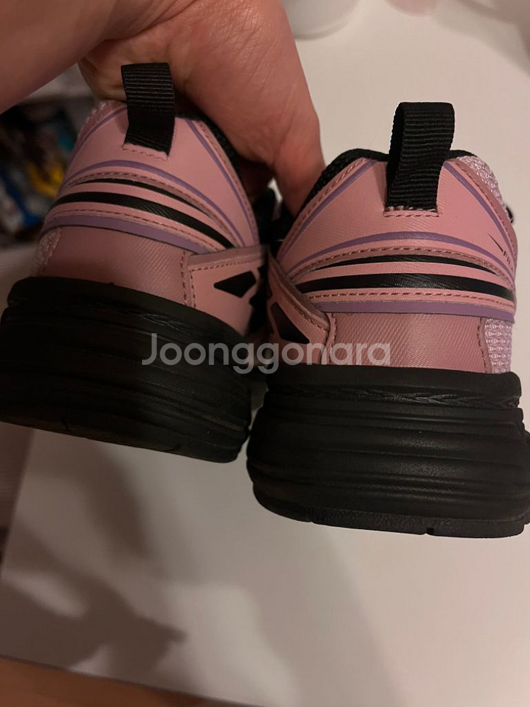휠라한소희 운동화 240--1