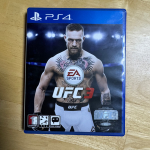 플스4 타이틀 UFC 3입니다.