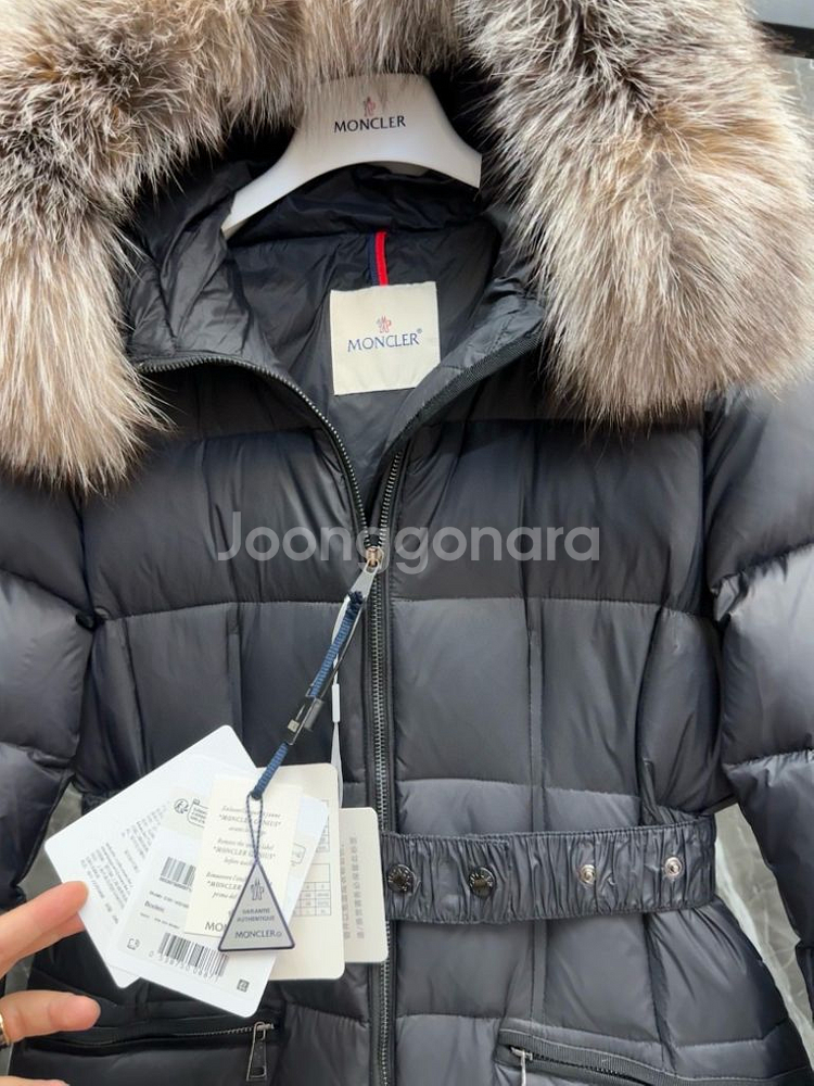 몽클 보에딕 롱패딩 저렴하게 내놓아요--3