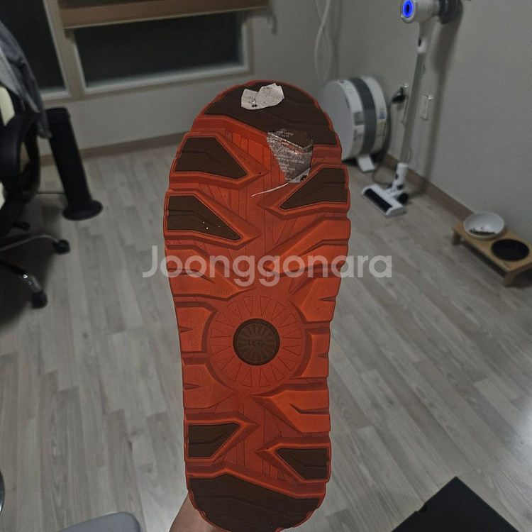 UGG 어그 클래식 숏 웨더 하이브리드 반값이하 급처분--4