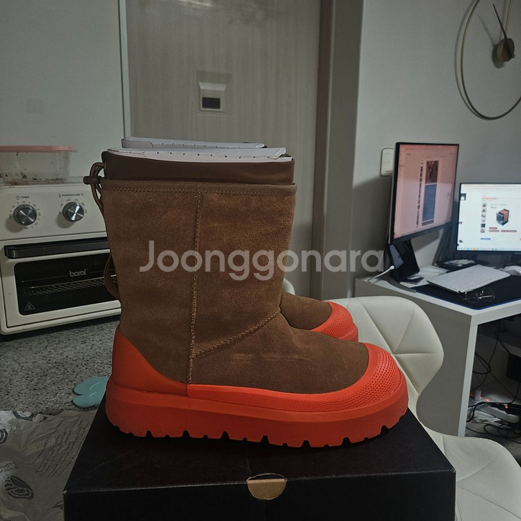 UGG 어그 클래식 숏 웨더 하이브리드 반값이하 급처분--2