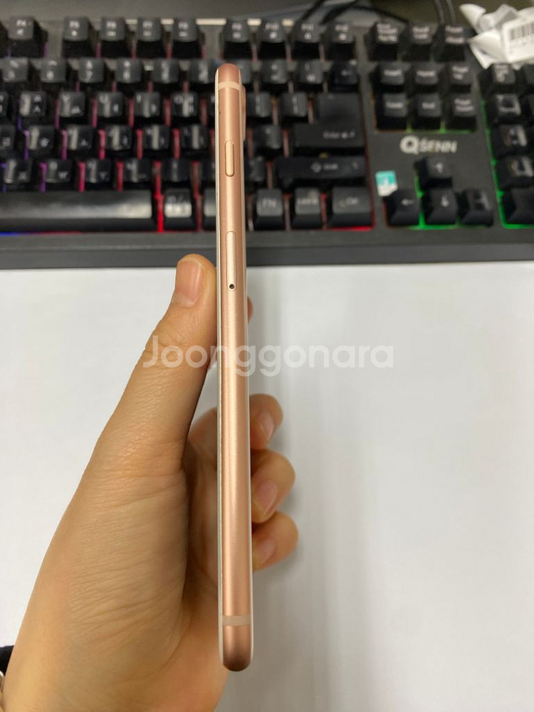 아이폰8플러스 로즈골드SS급 256G 배터리100--5