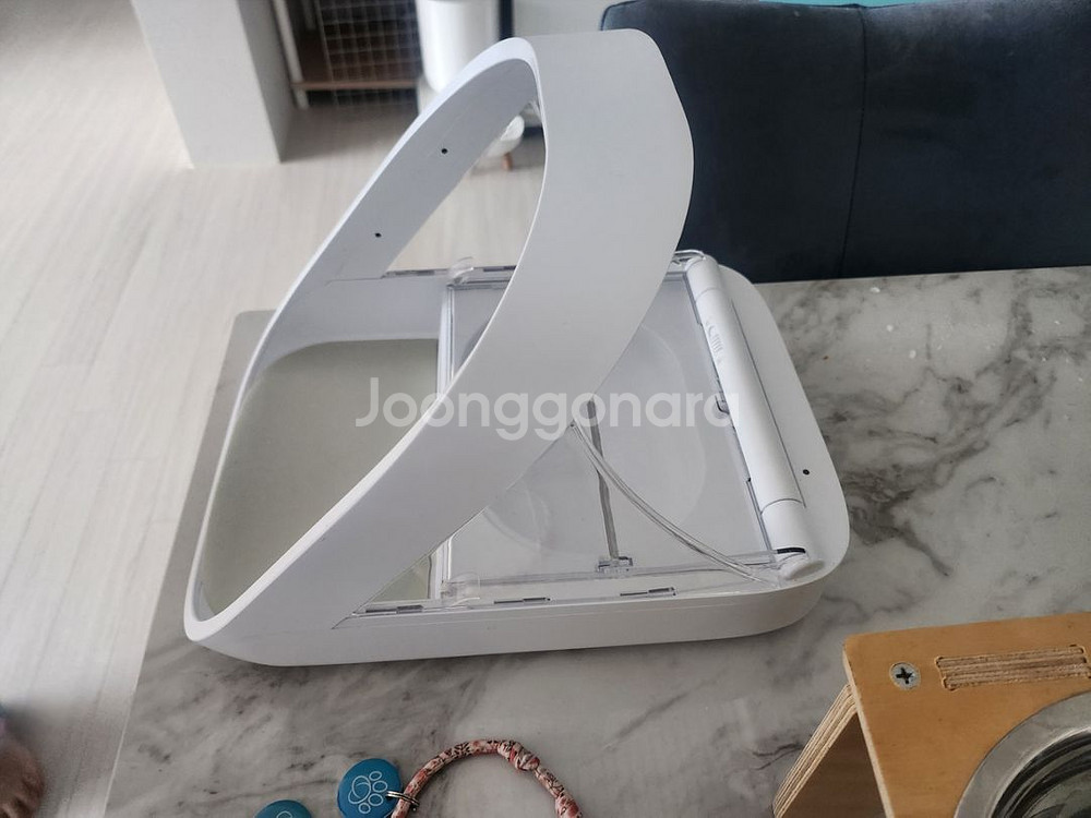 반려동물 급식기 슈어피드 판매합니다.--1