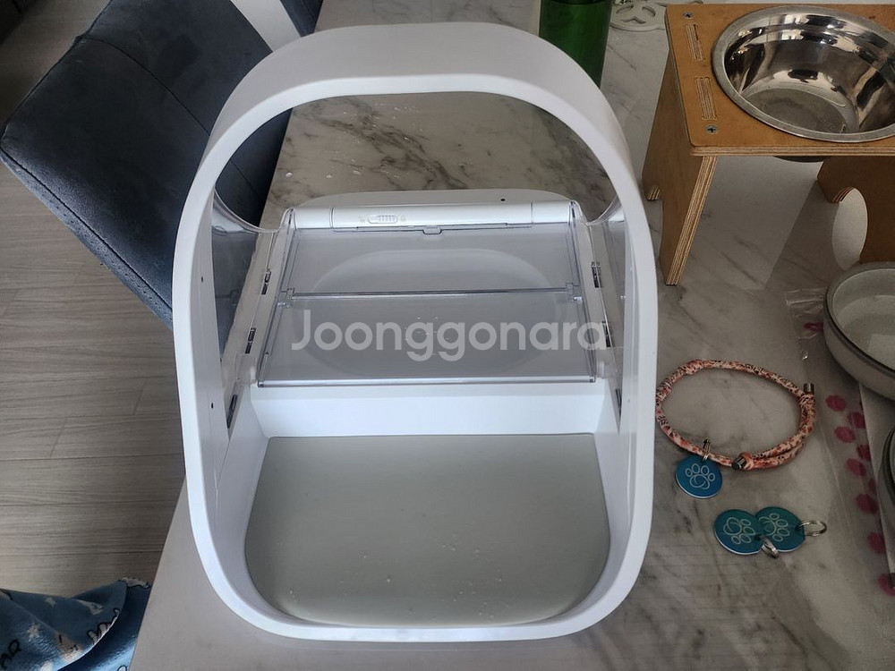 반려동물 급식기 슈어피드 판매합니다.--0