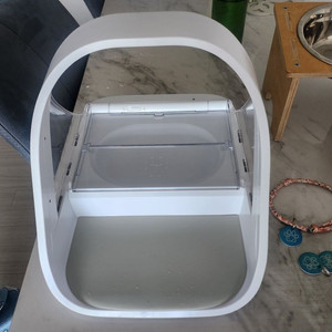 반려동물 급식기 슈어피드 판매합니다.