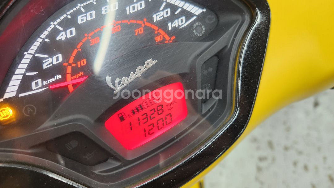베스파 GTS125 ABS 2019년식 판매 합니다.--4
