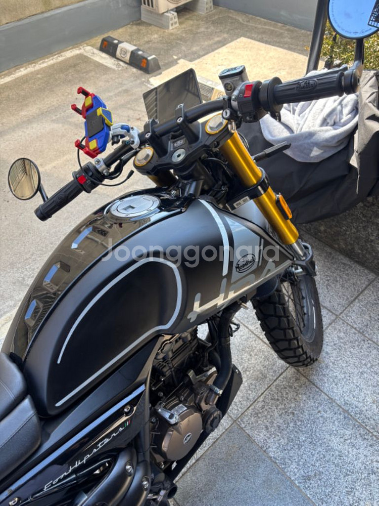 24년식 몬디알 힙스터125 급처합니다. 2천키로신차급--5