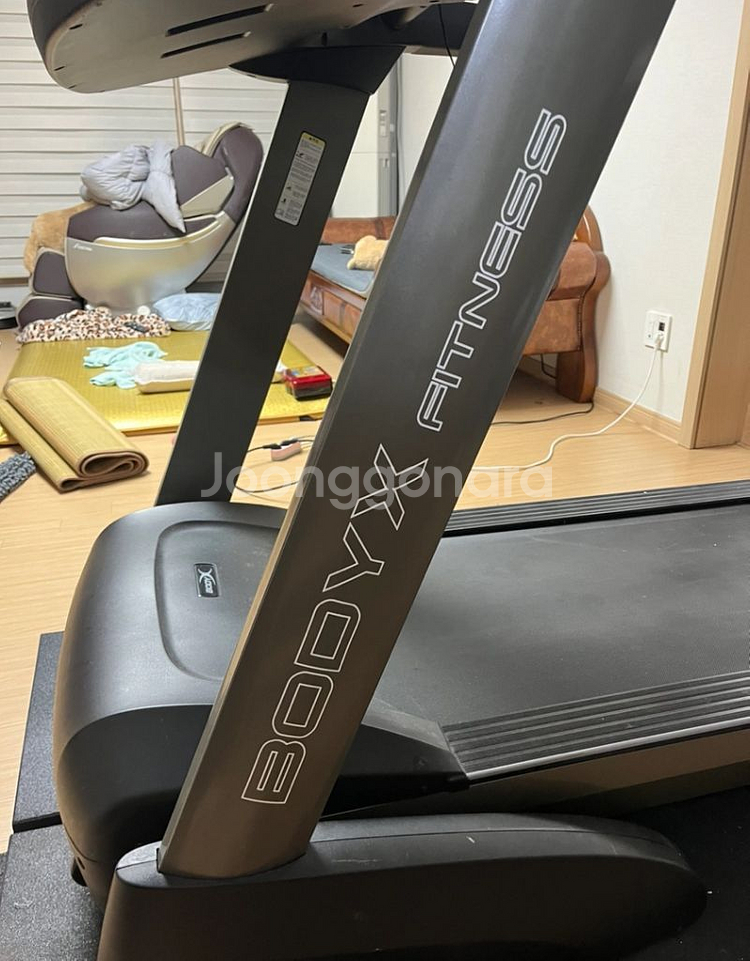 헬스장 홈짐 접이식 클럽형 런닝머신 팝니다(네고가능)--4