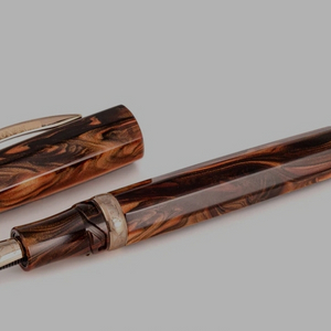 비스콘티 메디치 만년필 로즈골드 삽니다 닙