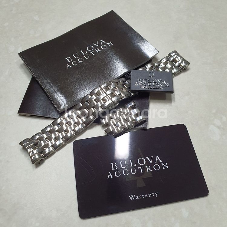 부로바 BULOVA 아큐트론 시계 63A117--3