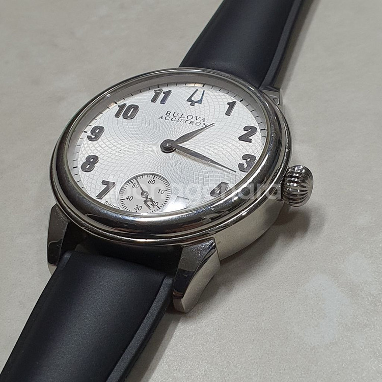 부로바 BULOVA 아큐트론 시계 63A117--7