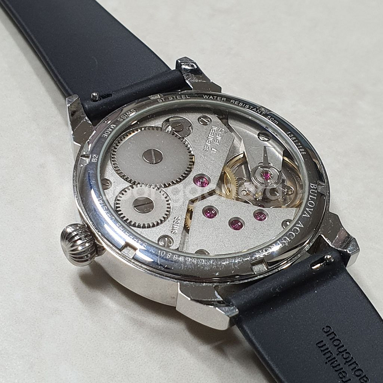 부로바 BULOVA 아큐트론 시계 63A117--5