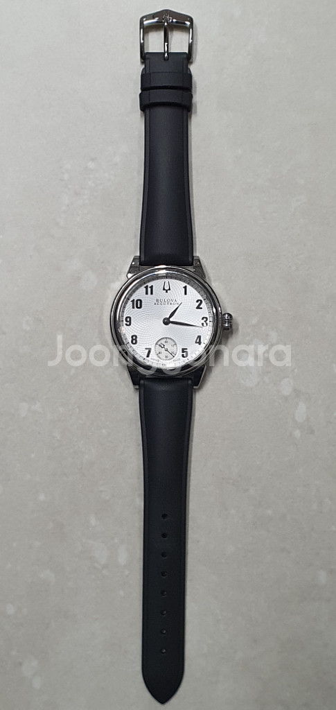 부로바 BULOVA 아큐트론 시계 63A117--6