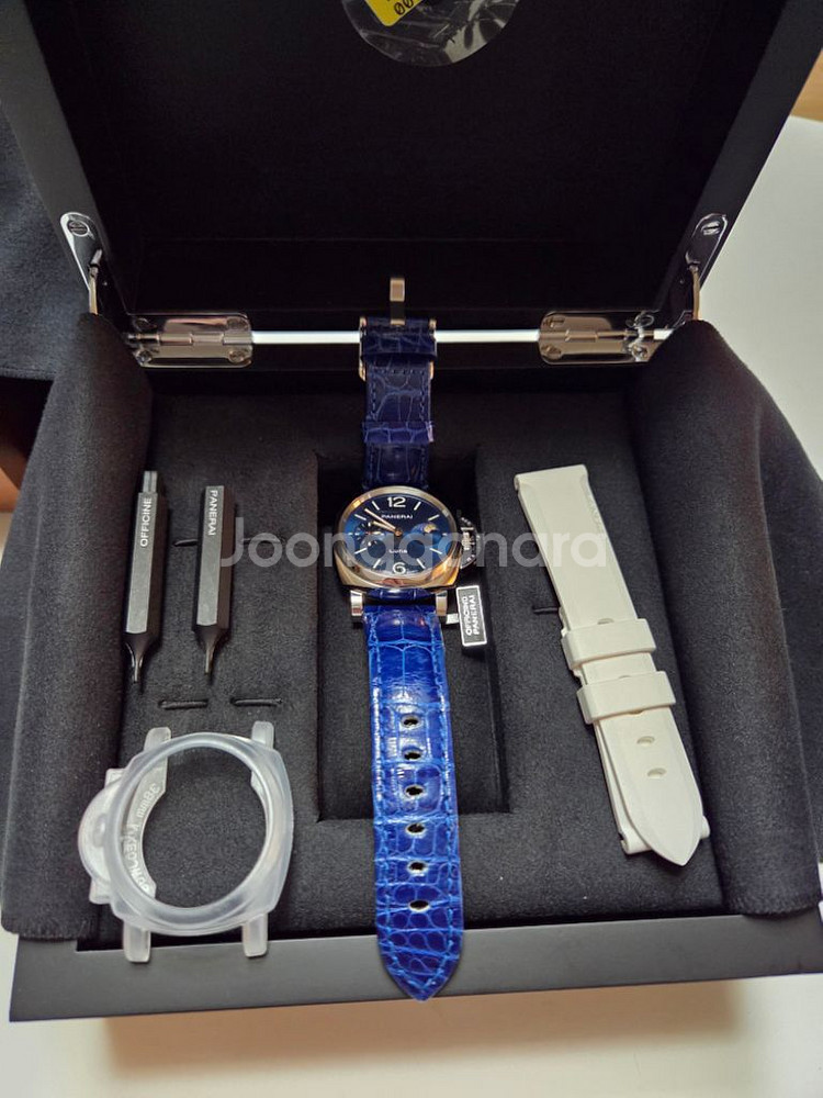 파네라이 루미노르 GMT--4