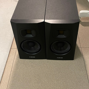 ADAM AUDIO T5V 판매 합니다!