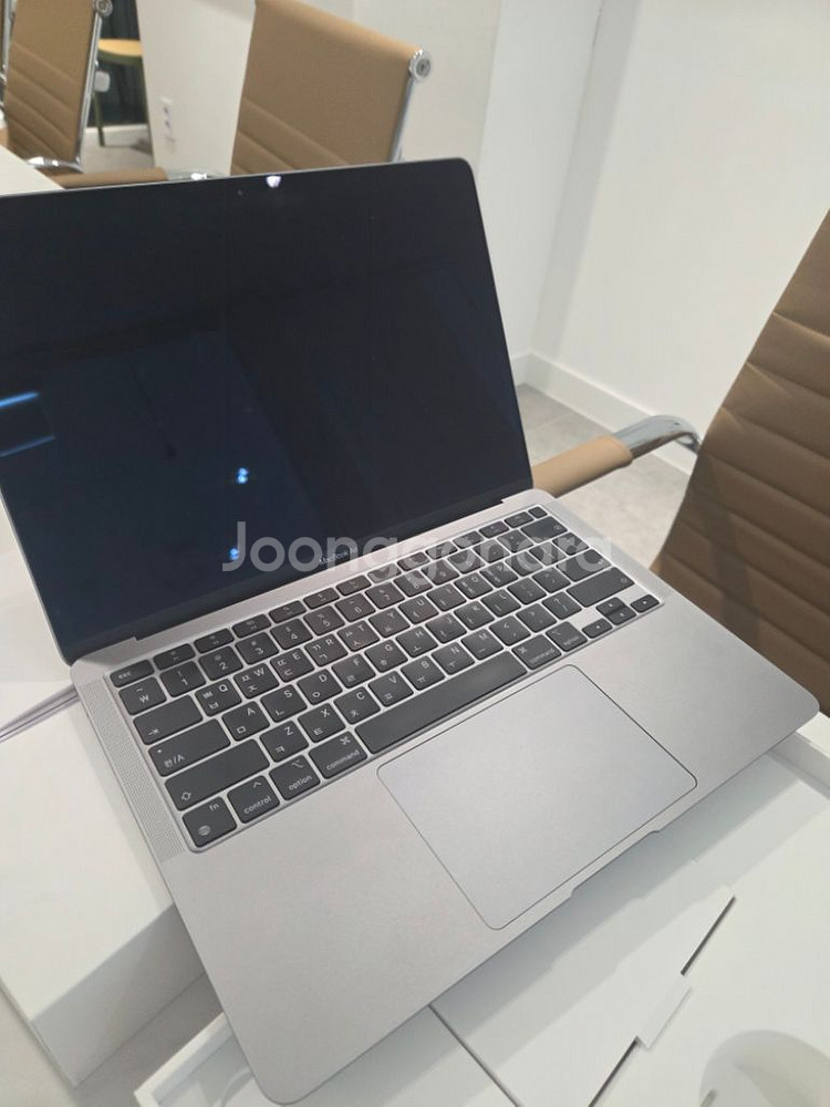 맥북에어 13인치 M1 256GB 16GB RAM--2