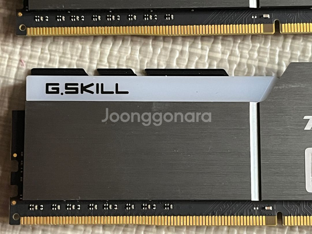 지스킬 DDR4 3600 트라이던트Z RGB 32GB--4