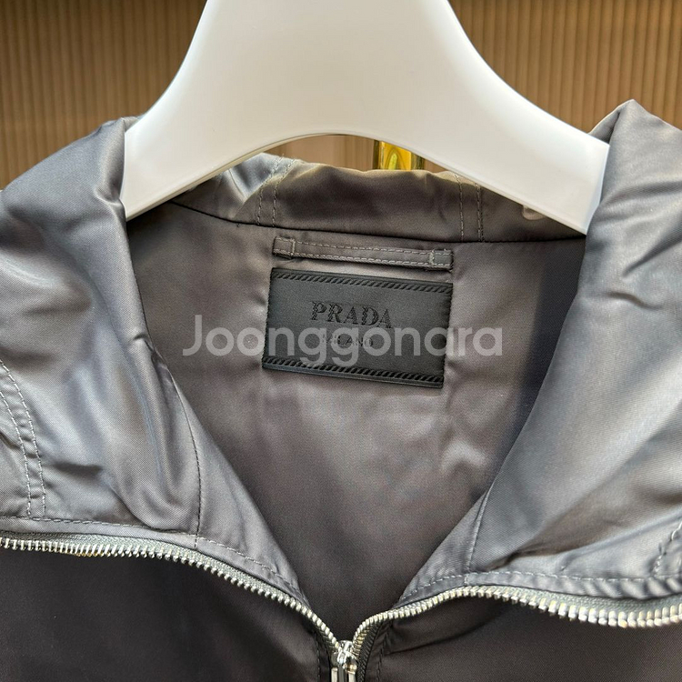 { XXL } 프라다 삼각로고 리나일론 아노락 그레이--2