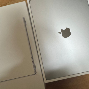 맥북 에어 M2 / 13 / 실버 / 256GB